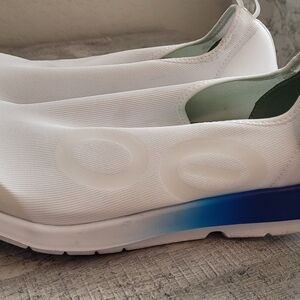 Oofos Mens Slip-On Sneakers Size 13